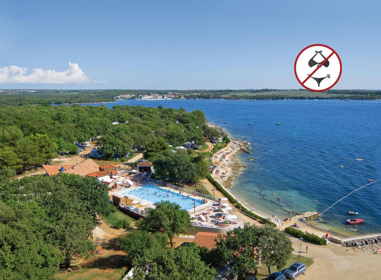 Victoria Mobilehome In Solaris Fkk Naturist Camping Resort Porec Bagian luar foto