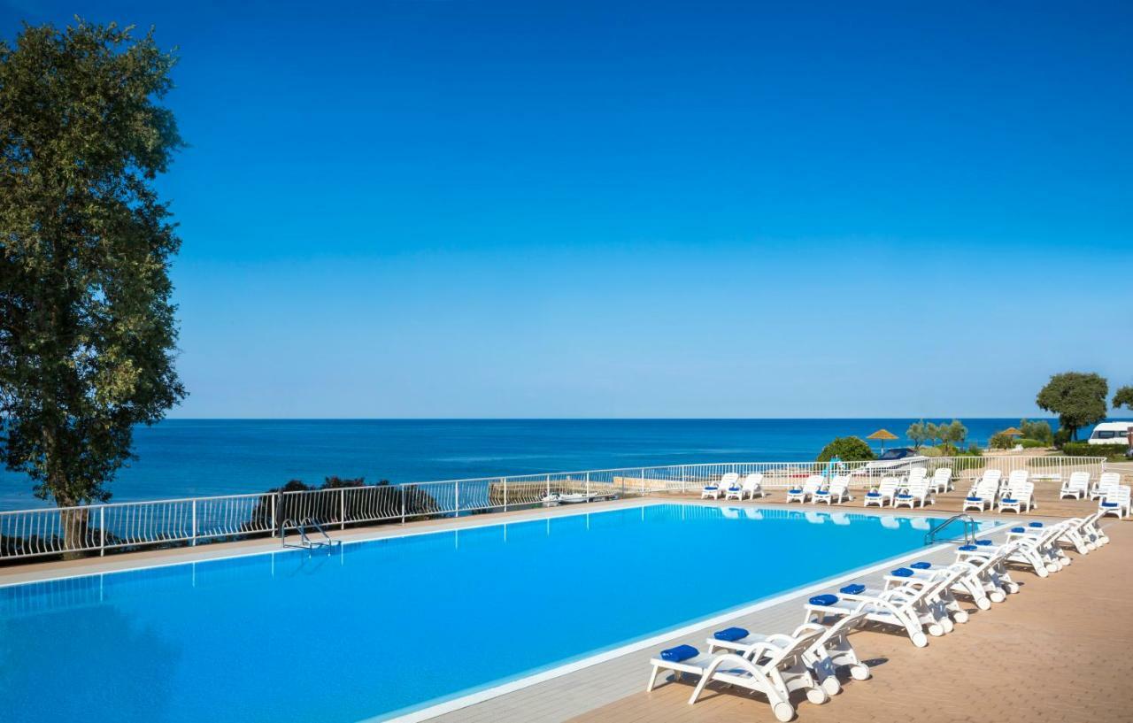 Victoria Mobilehome In Solaris Fkk Naturist Camping Resort Porec Bagian luar foto