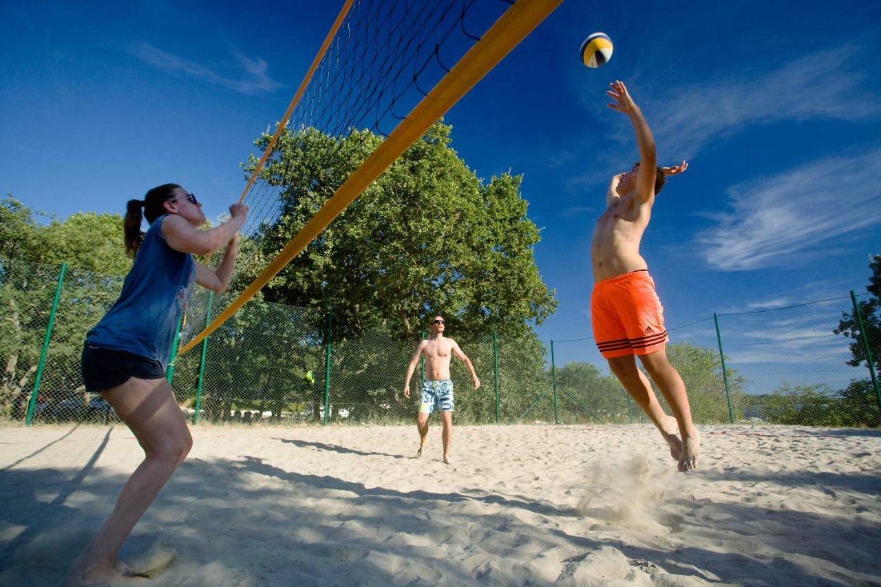 Victoria Mobilehome In Solaris Fkk Naturist Camping Resort Porec Bagian luar foto