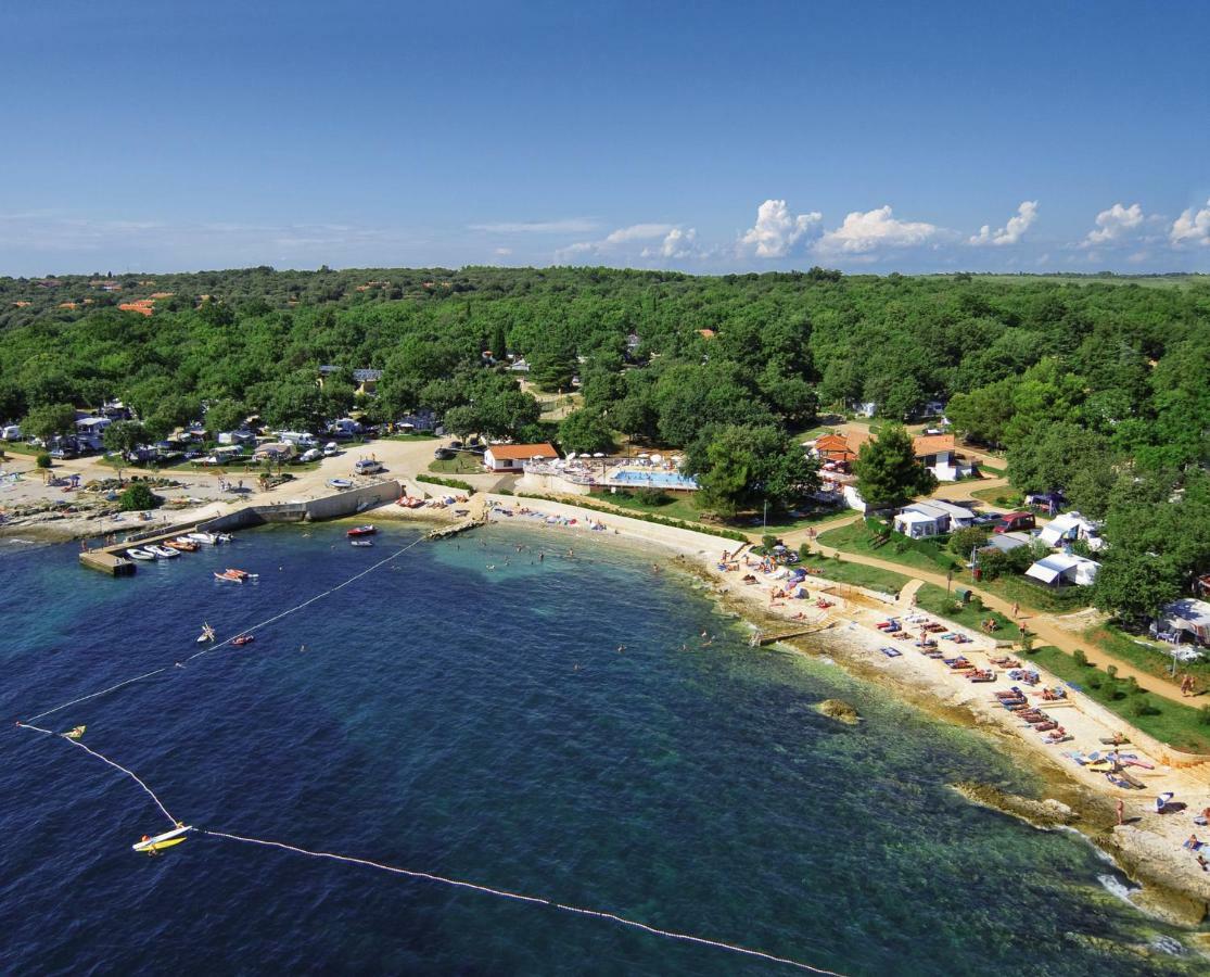 Victoria Mobilehome In Solaris Fkk Naturist Camping Resort Porec Bagian luar foto