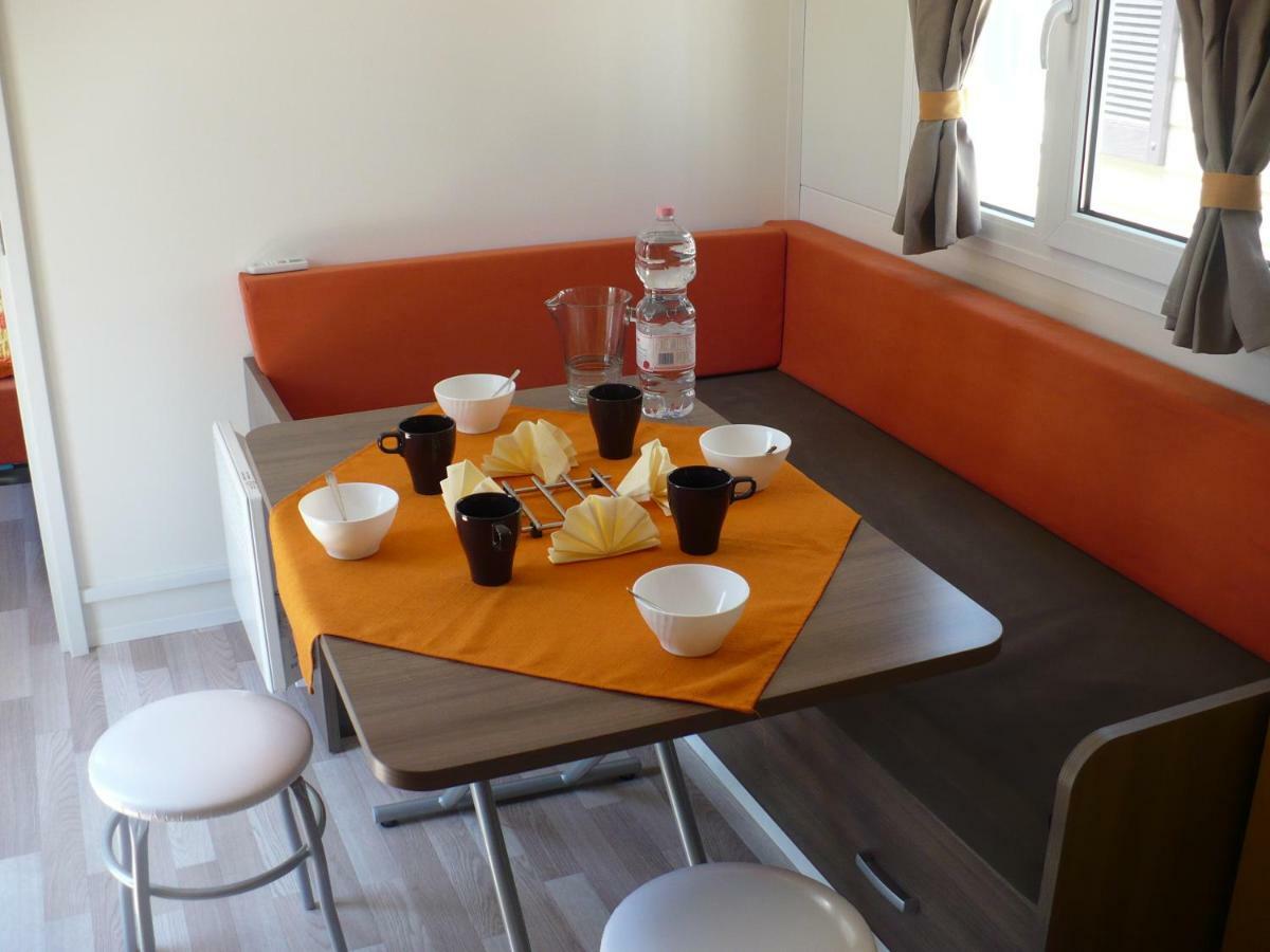 Victoria Mobilehome In Solaris Fkk Naturist Camping Resort Porec Bagian luar foto